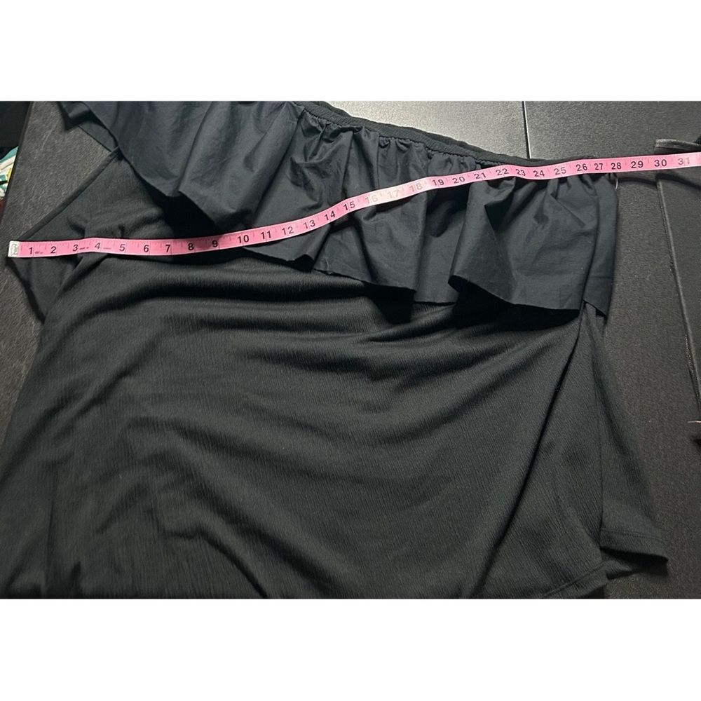 Who What Wear Plus Size Ruffle One Shoulder Top - Picture 5 of 13